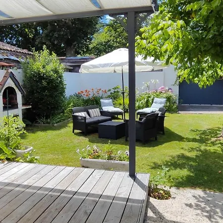 Darom, 7 Rue Parmentier A Les Bains Ferienhaus