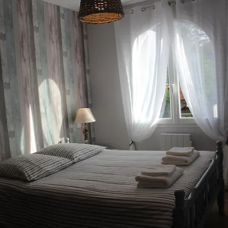 Darom, 7 Rue Parmentier A Les Bains Ferienhaus *