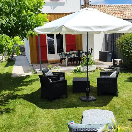Darom, 7 Rue Parmentier A Les Bains Feriehus
