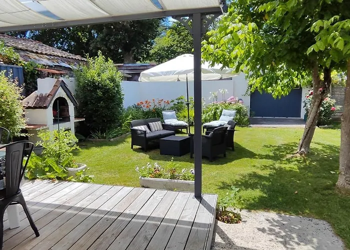 Darom, 7 Rue Parmentier A Les Bains Feriehus